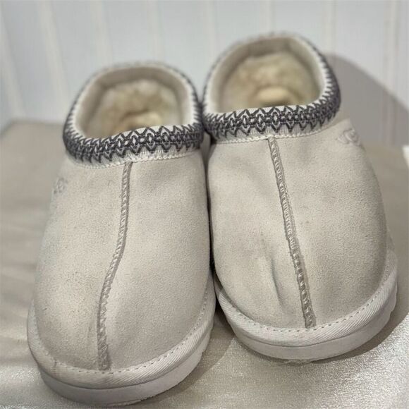 UGG Tasman Slippers Goose Light Grey Men’s US 7 / Women’s 8 Suede Sheepskin - Picture 2 of 9